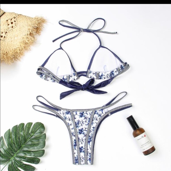 🔥Printed Floral Cut Out  Two Piece Bikinis - Picture 4 of 5